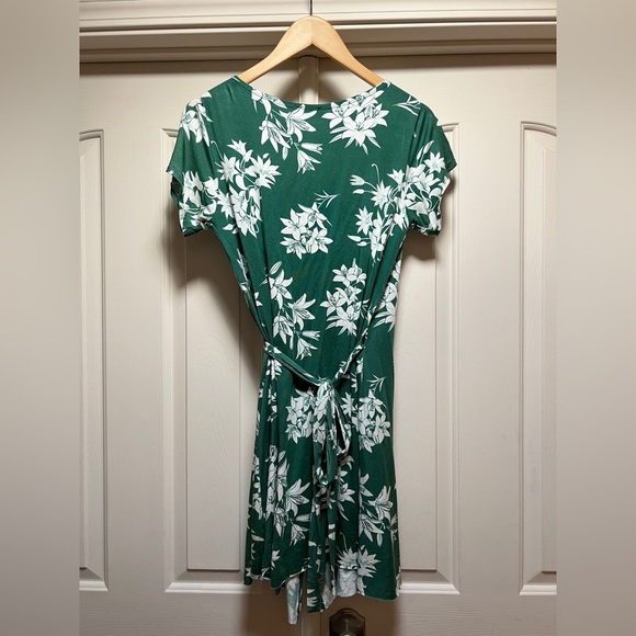Vermilli Hawaii Green Floral Akela Wrap Dress - Picture 2 of 9